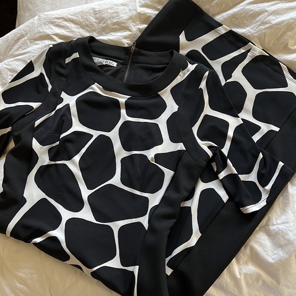 Maggy London fitted pencil Dress - Picture 5 of 5